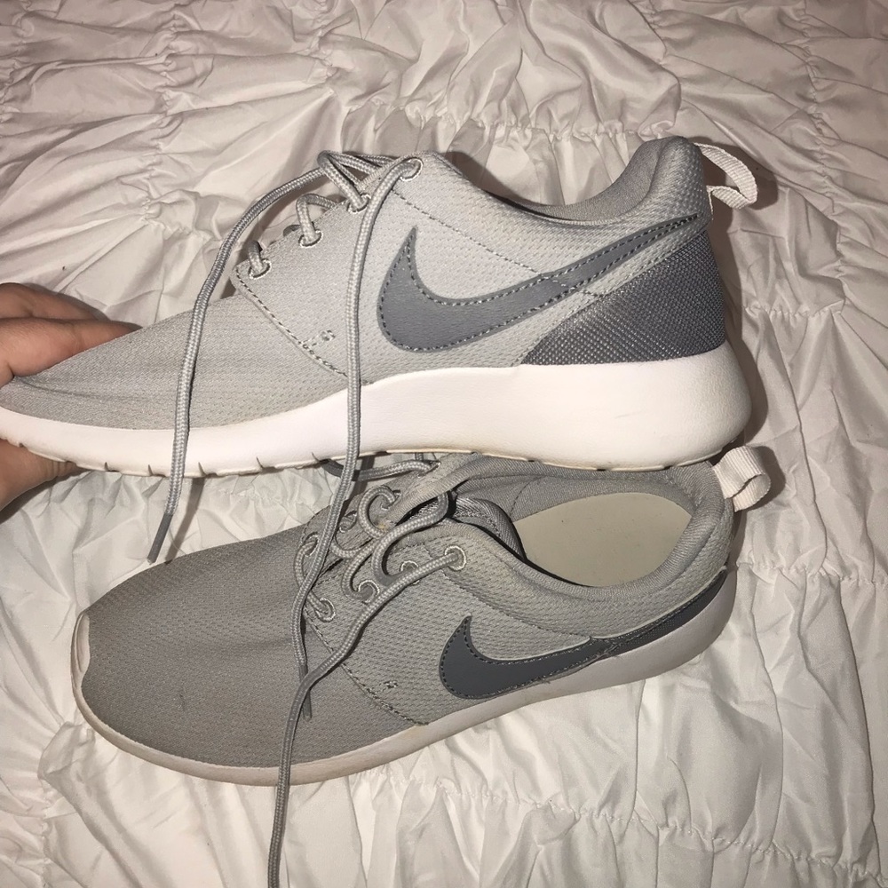 Nikes - Picture 2 of 3